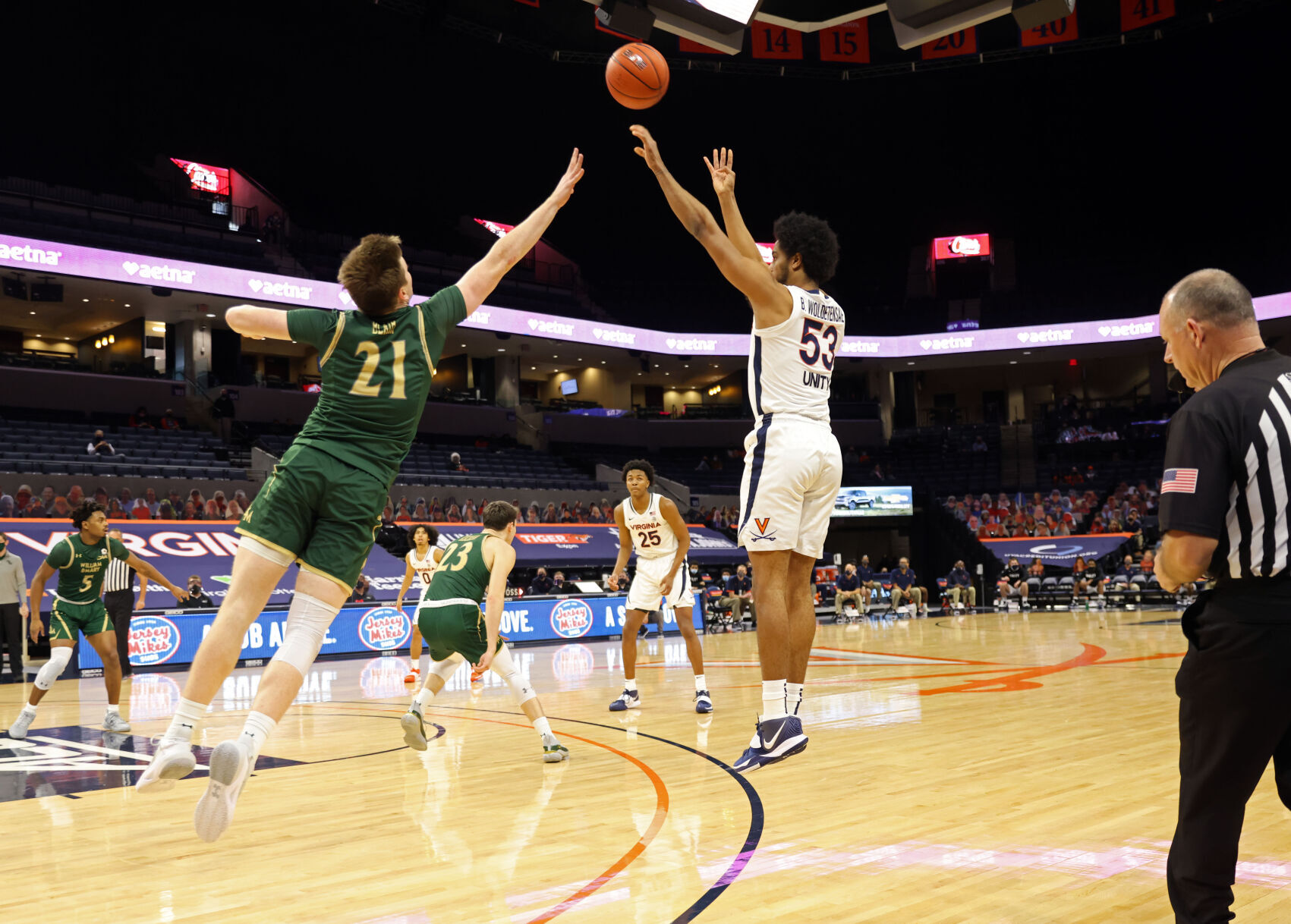 122220-cdp-sports-uva-mbball329.JPG